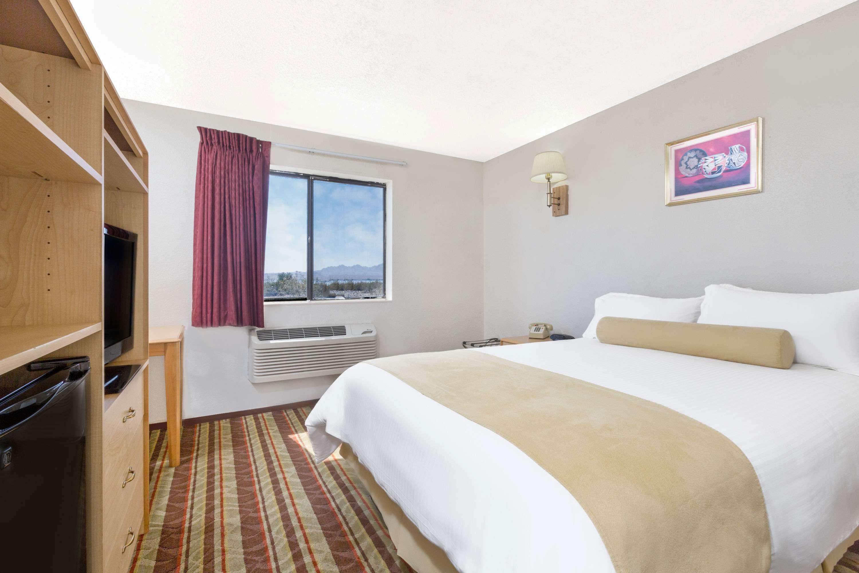 Super 8 By Wyndham Lake Havasu City Εξωτερικό φωτογραφία