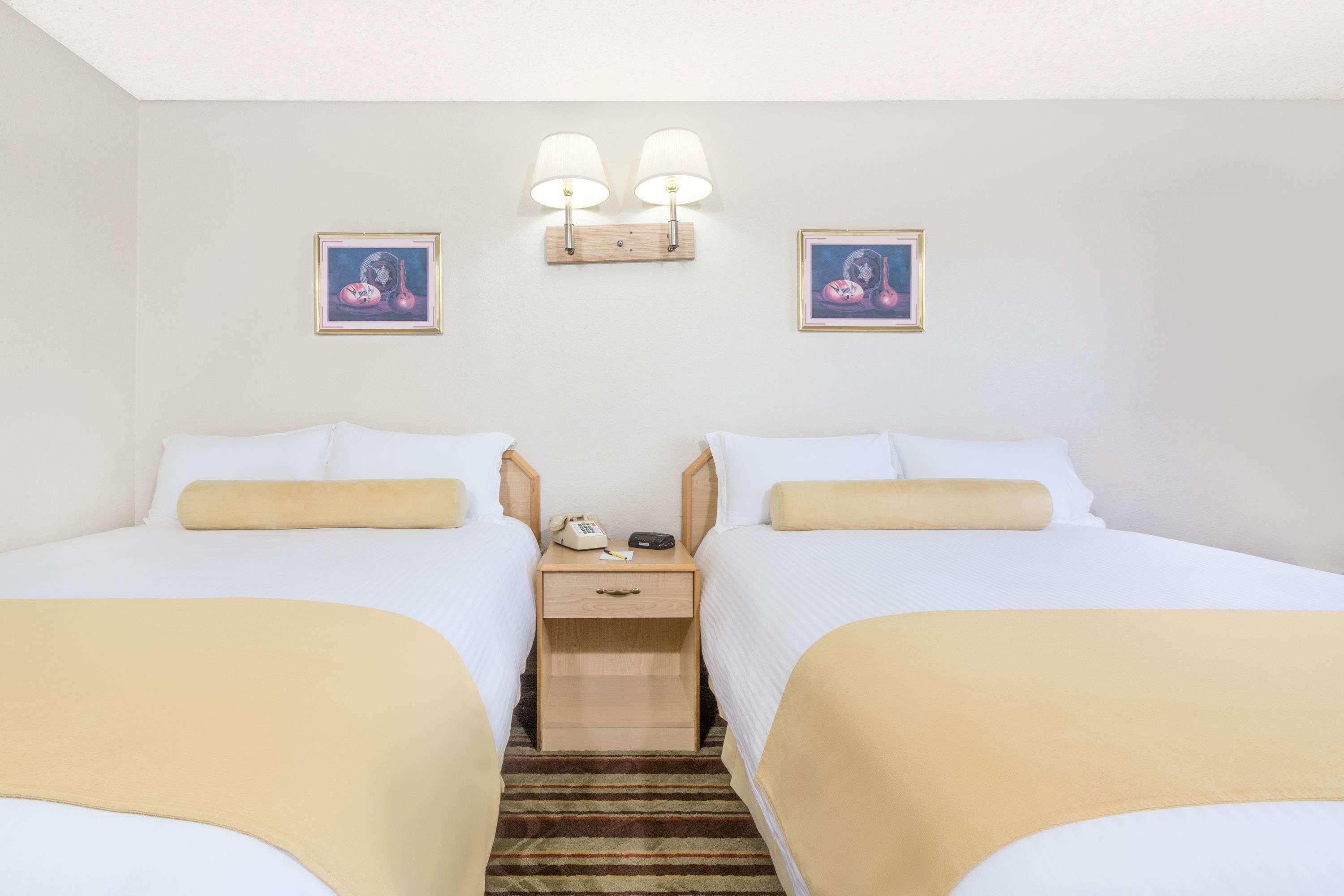 Super 8 By Wyndham Lake Havasu City Εξωτερικό φωτογραφία