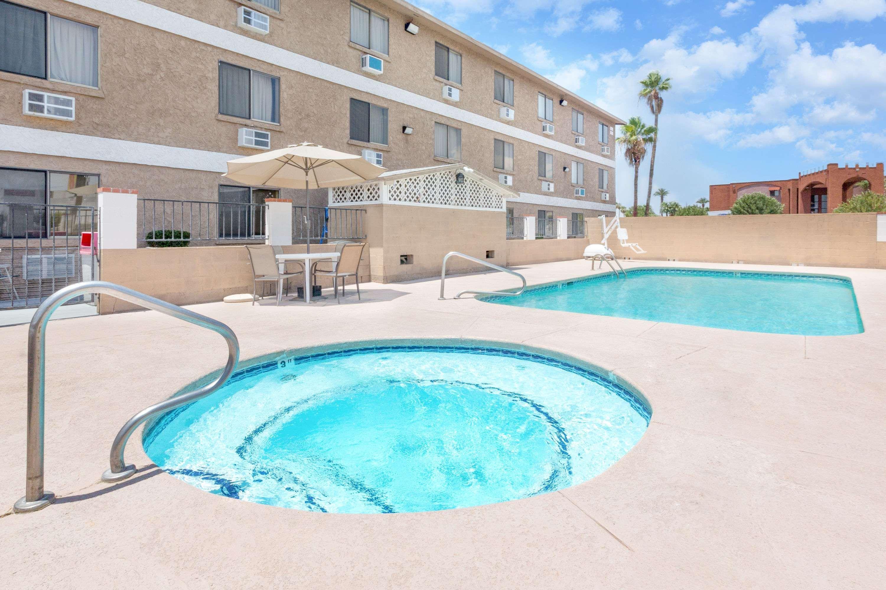 Super 8 By Wyndham Lake Havasu City Εξωτερικό φωτογραφία