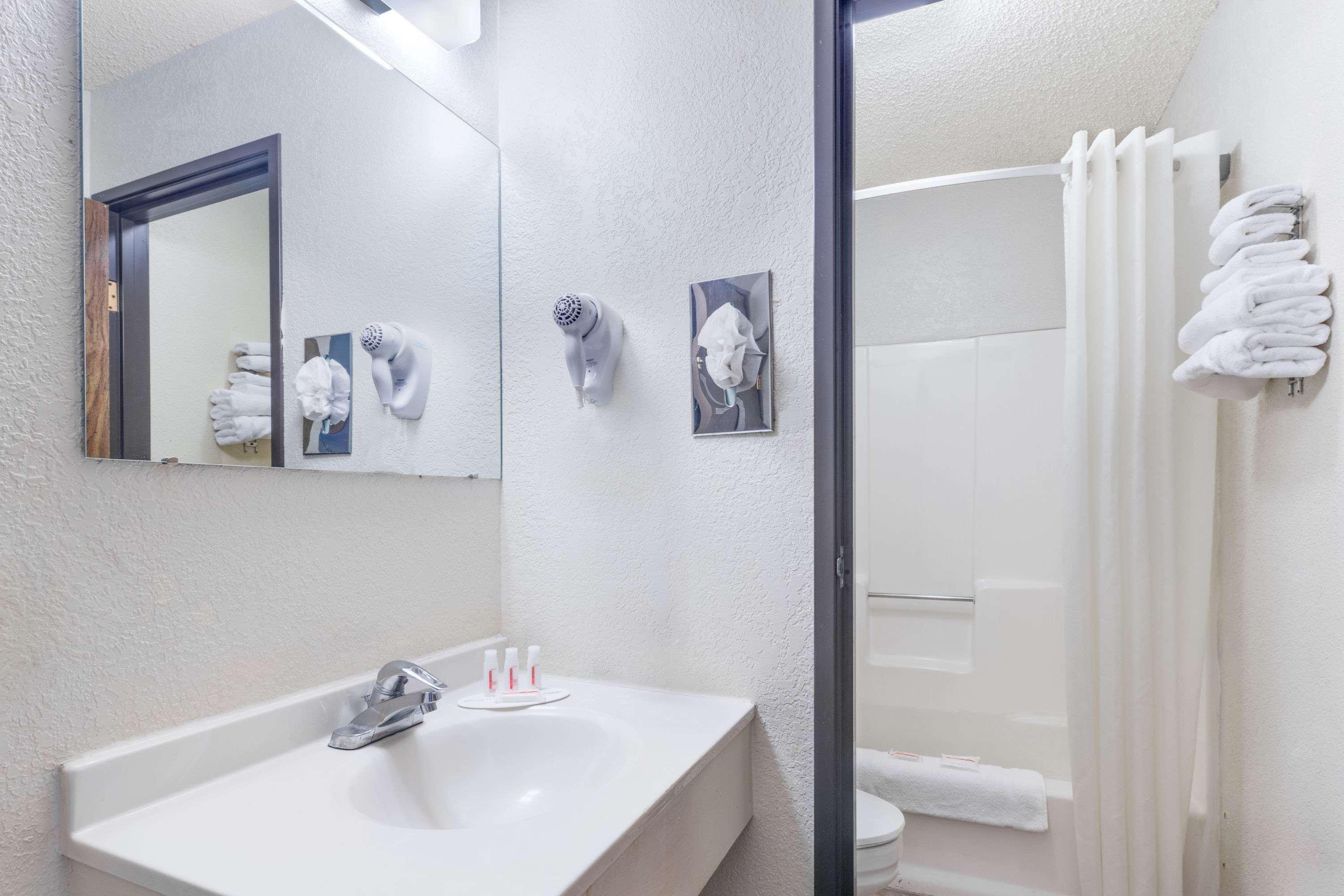 Super 8 By Wyndham Lake Havasu City Εξωτερικό φωτογραφία