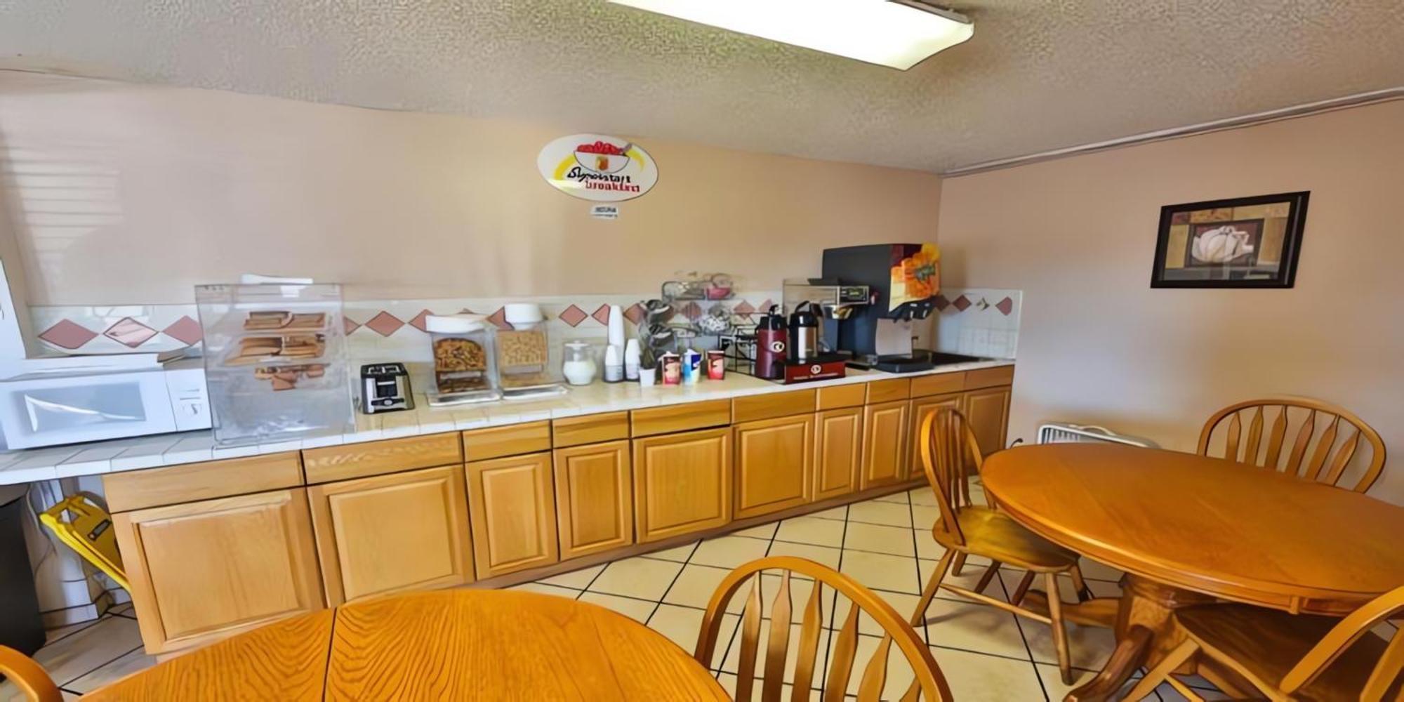 Super 8 By Wyndham Lake Havasu City Εξωτερικό φωτογραφία