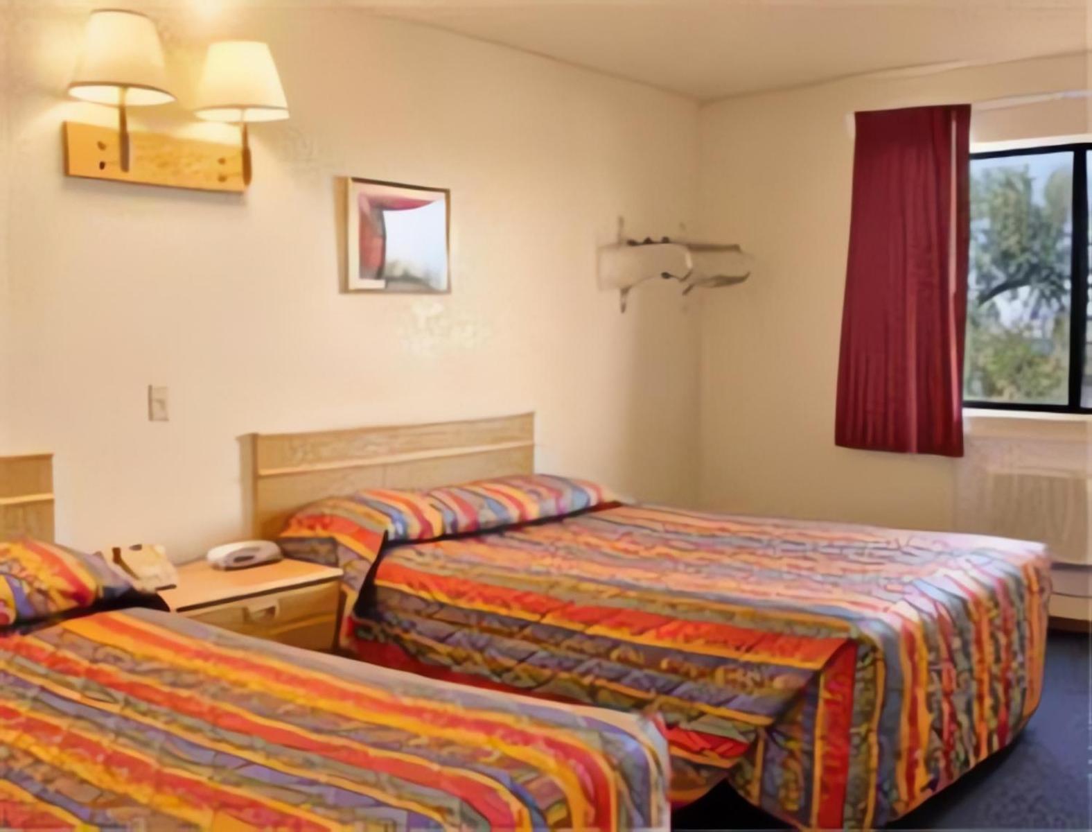 Super 8 By Wyndham Lake Havasu City Εξωτερικό φωτογραφία